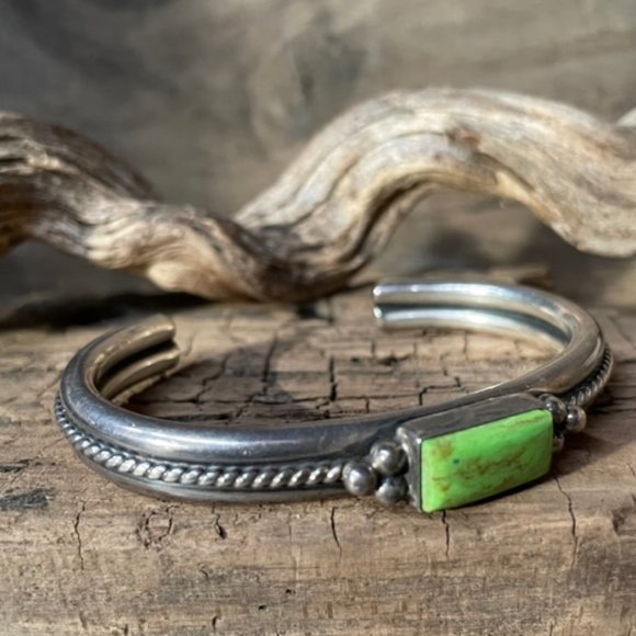 RARE Vintage Signed A.Cadman Navajo Gaspeite & Sterling Silver Cuff Bracelet - Picture 11 of 12